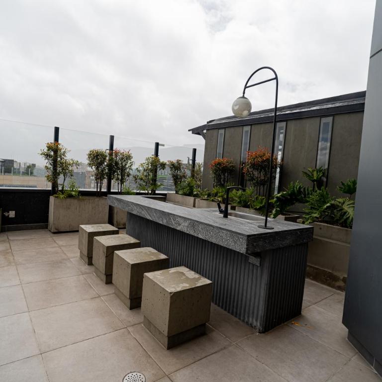 Espectacular Apartaestudio con Piscina sobre la calle 100 - One-Bedroom Apartment - 24
