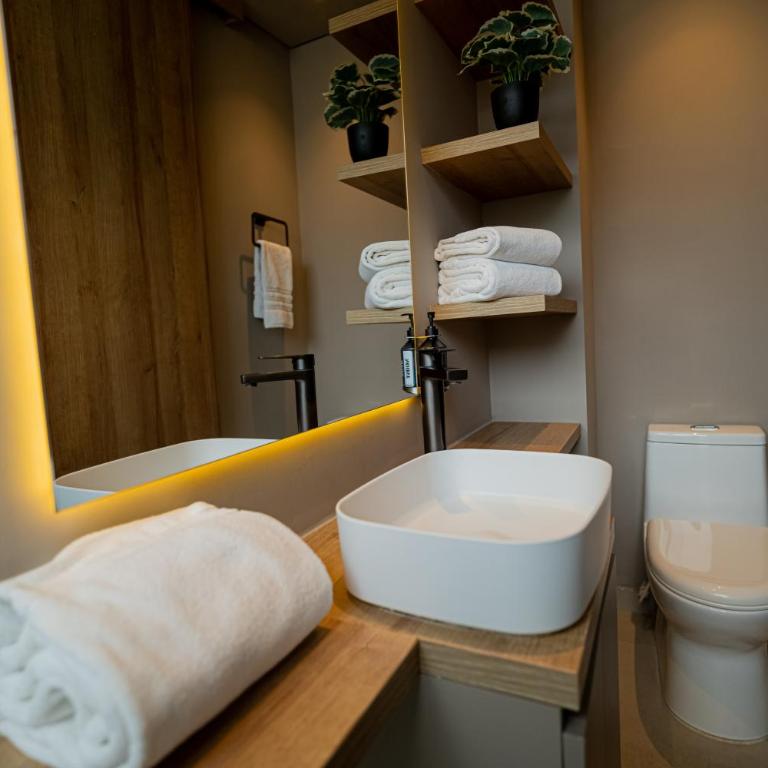 Espectacular Apartaestudio con Piscina sobre la calle 100 - One-Bedroom Apartment - 40