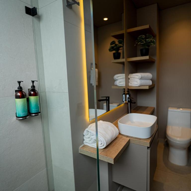 Espectacular Apartaestudio con Piscina sobre la calle 100 - One-Bedroom Apartment - 78