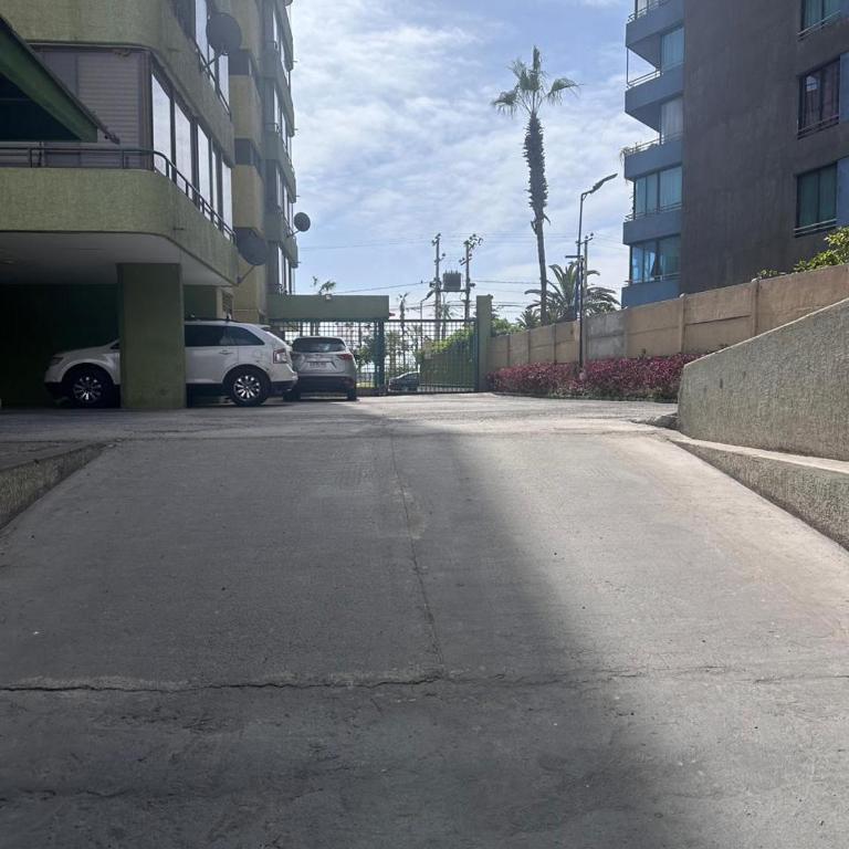 Departamento en Playa Cavancha - Three-Bedroom Apartment with Balcony - 9