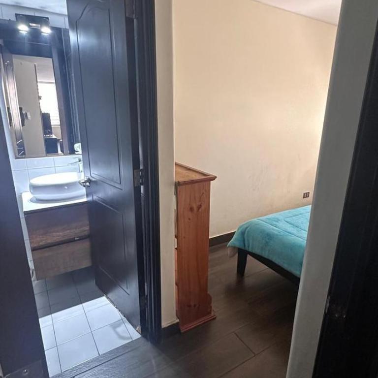 Departamento en Playa Cavancha - Three-Bedroom Apartment with Balcony - 10