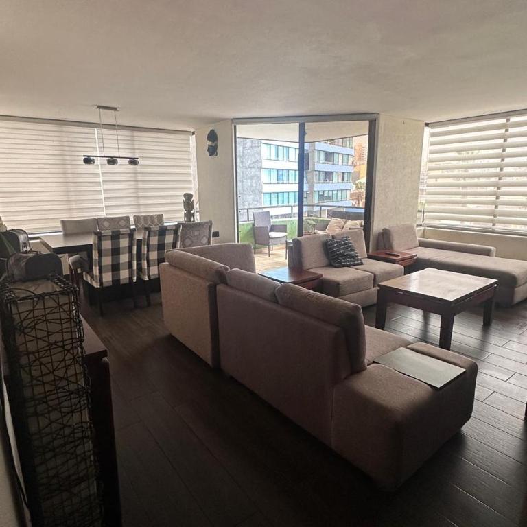 Departamento en Playa Cavancha - Three-Bedroom Apartment with Balcony - 12