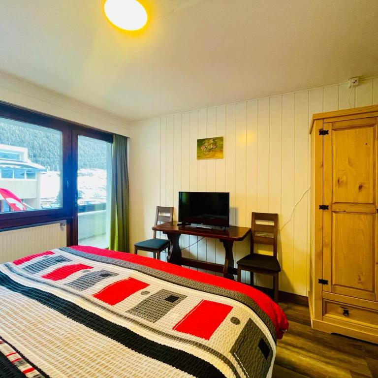 Auberge des Charmettes - Doppelzimmer mit Balkon - 10