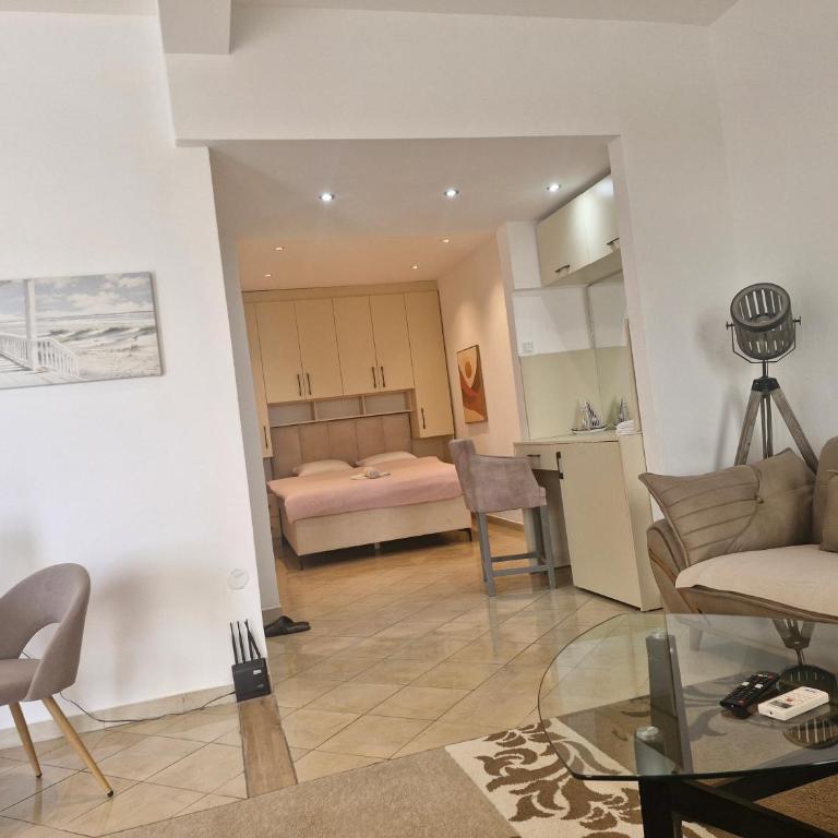 Apartments Plaza - Queen Room with Two Queen Beds - Disability Access - 7