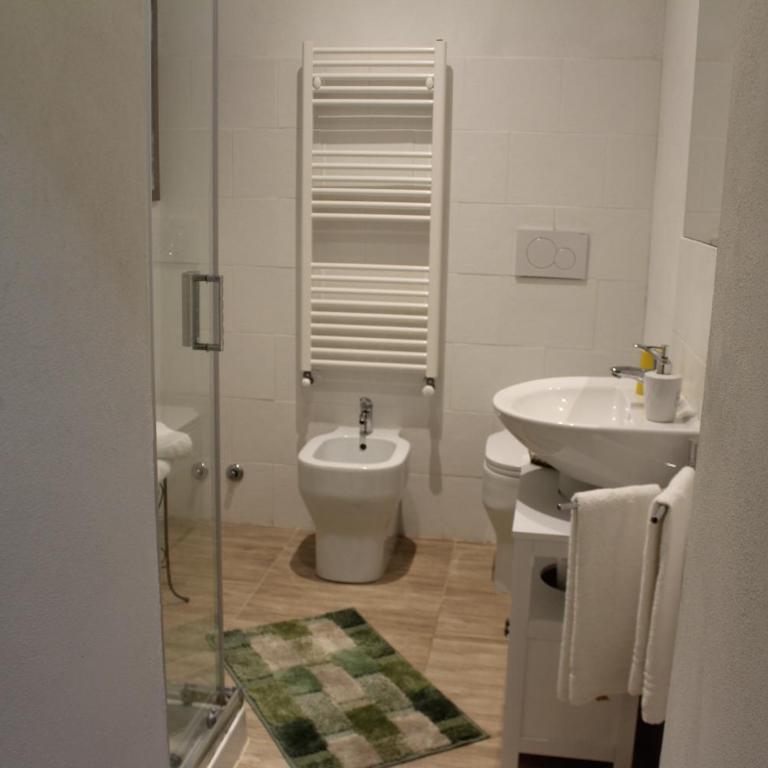 Villa Lilia by Let - Deluxe Double or Twin Room - 9