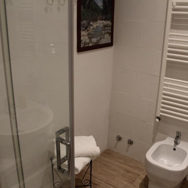 Villa Lilia by Let - Deluxe Double or Twin Room - 5
