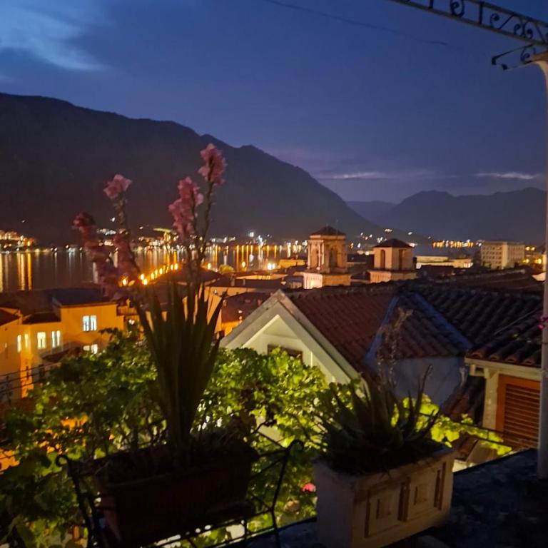 Private - Rooftop Oasis in the Heart of Old Town - Two-Bedroom Apartment - 24