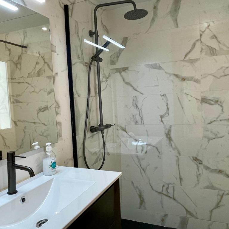 Smart Stay Valencia - Three-Bedroom Apartment - 2