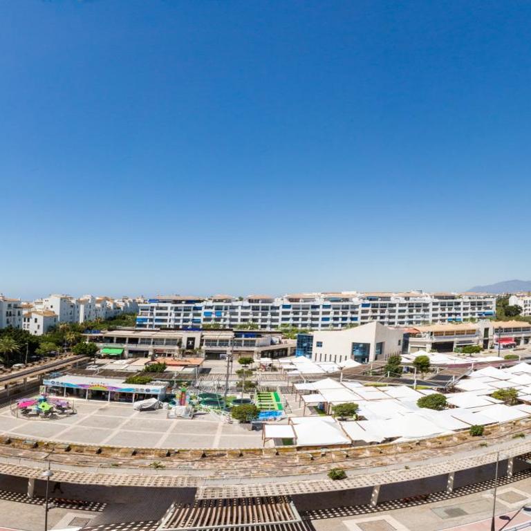 Apartment in Puerto Banus with pool views and parking - Two-Bedroom Apartment - 22