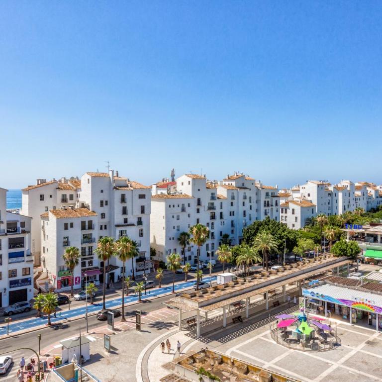 Apartment in Puerto Banus with pool views and parking - Two-Bedroom Apartment - 6
