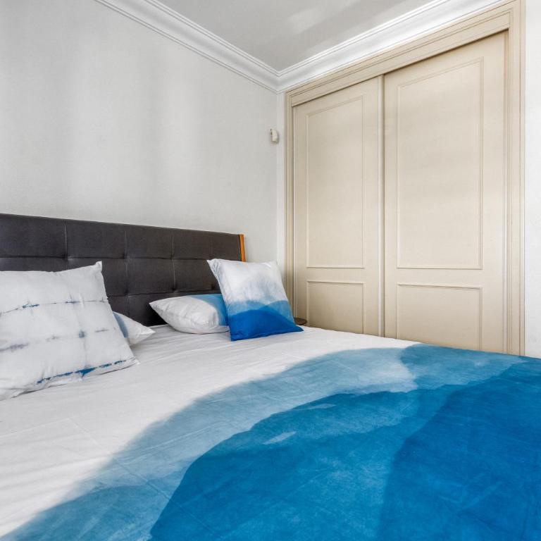 Apartment in Puerto Banus with pool views and parking - Two-Bedroom Apartment - 10