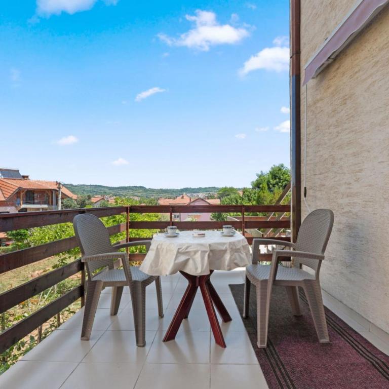 Apartmani Sokobanja Alexandar - Apartman sa 1 Spavaćom Sobom, Balkonom i Pogledom na Planinu - 3