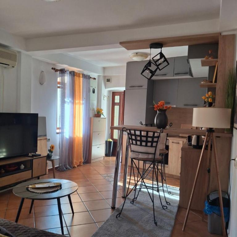 Romantic Escape - Stunning Rooftop Views - Old Town - One-Bedroom Apartment - 15