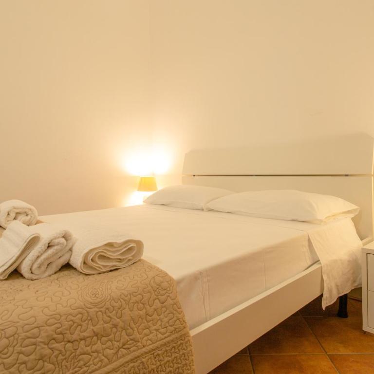 Porto Vecchio Rooms - Camera Quadrupla con Bagno in Comune - 6