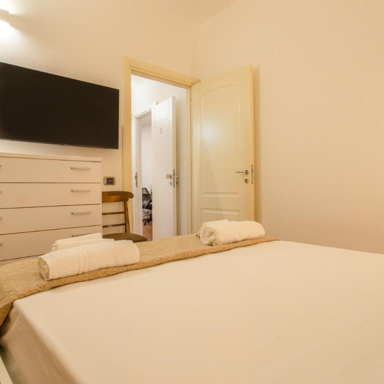 Porto Vecchio Rooms - Camera Quadrupla con Bagno in Comune - 7