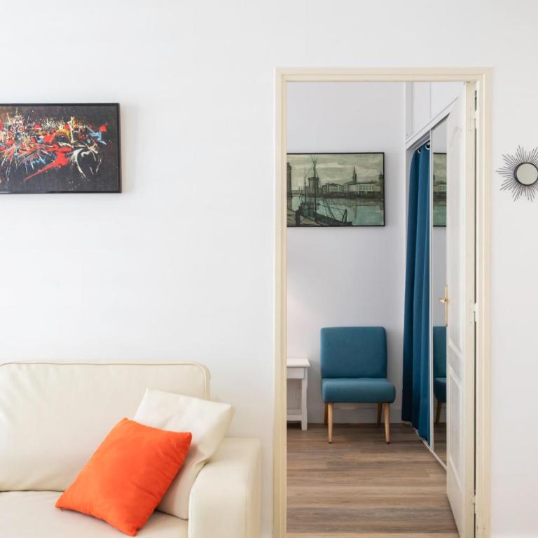 #28 Staywiz us -1 BDR Flat AC Balcony Hper Central 10mins to Beach & old town - Appartement 1 Chambre - 14