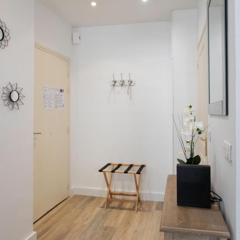 #28 Staywiz us -1 BDR Flat AC Balcony Hper Central 10mins to Beach & old town - Appartement 1 Chambre - 24