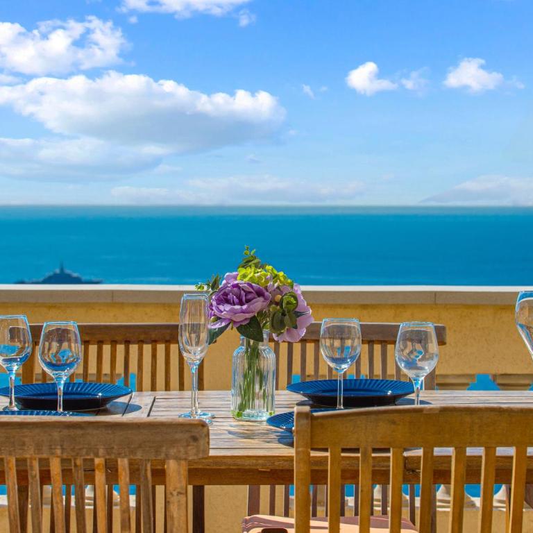Vue mer époustouflante - Terrasse et parking - FJ - Appartement 3 Chambres - 2