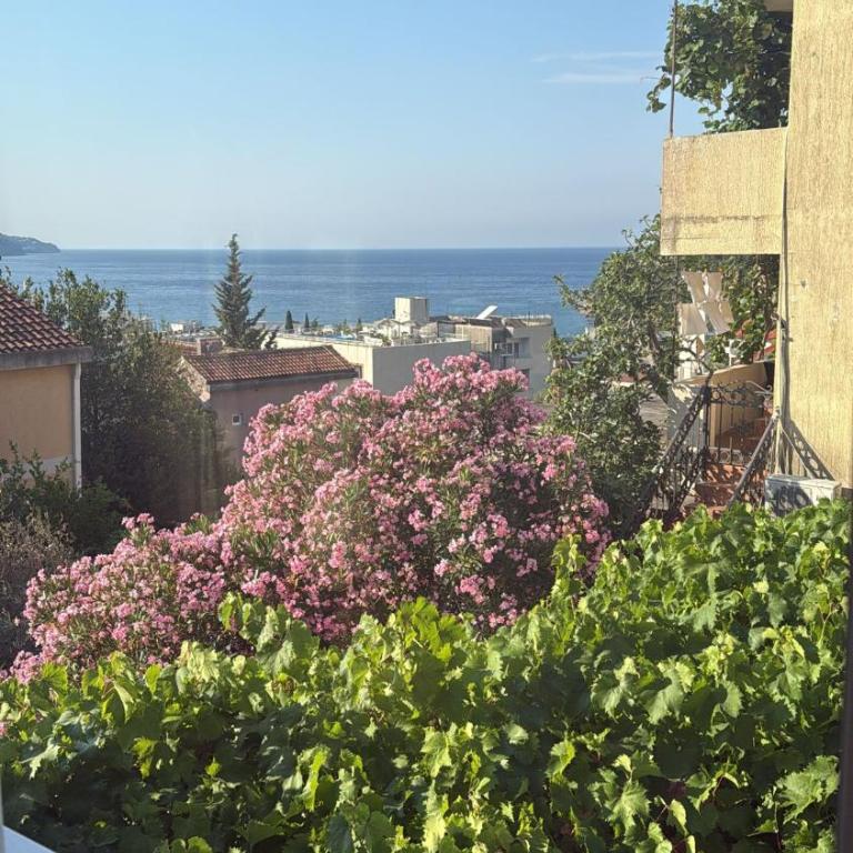 DD apartment - Three-Bedroom Apartment with Sea View - 3