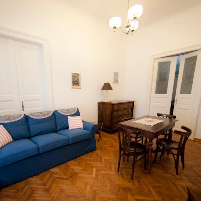 Domus Liberta - Art Nouveau Rooms Stazione - Camera Familiare con Bagno Privato - 11