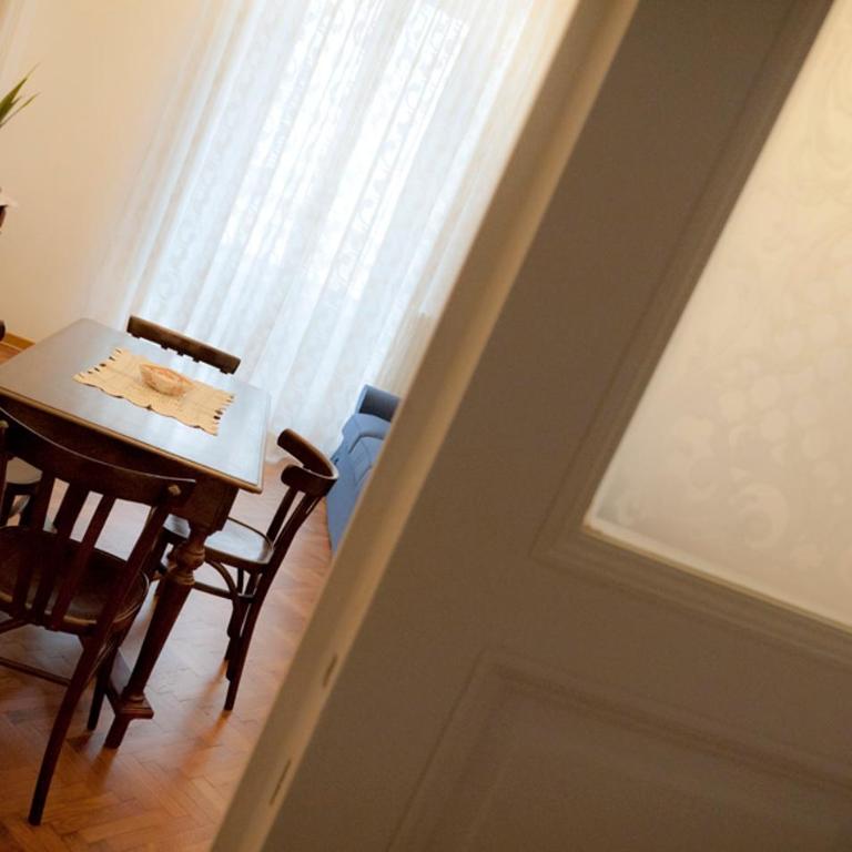Domus Liberta - Art Nouveau Rooms Stazione - Camera Familiare con Bagno Privato - 20