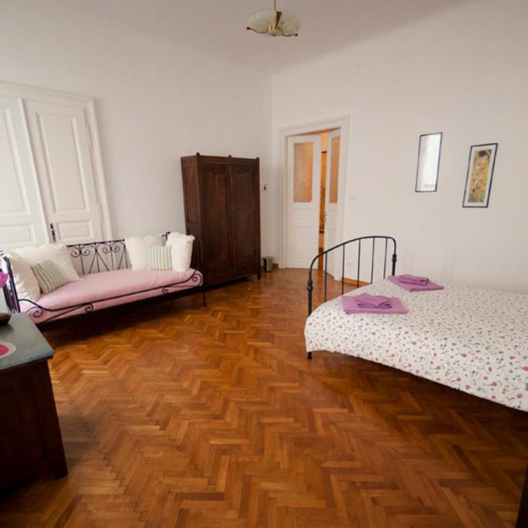Domus Liberta - Art Nouveau Rooms Stazione - Camera Familiare con Bagno Privato - 28
