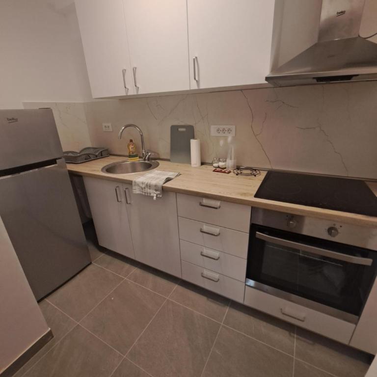 Avenue Flat - Two-Bedroom Apartment - 6