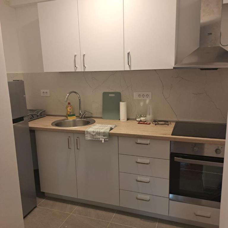 Avenue Flat - Two-Bedroom Apartment - 7