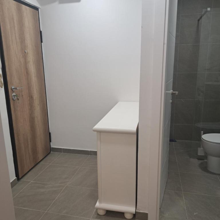 Avenue Flat - Two-Bedroom Apartment - 13