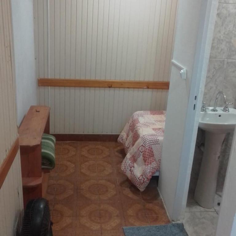 SN3 Pequeño Monoambiente Con Cochera Compartida, Cocina, Heladera, Aire - Habitación Triple Económica - 1
