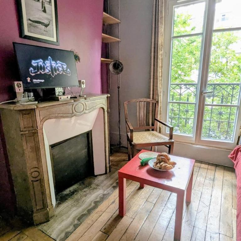 Classic Parisian 2 BR flat in Paris 10 - Appartement 2 Chambres - 1
