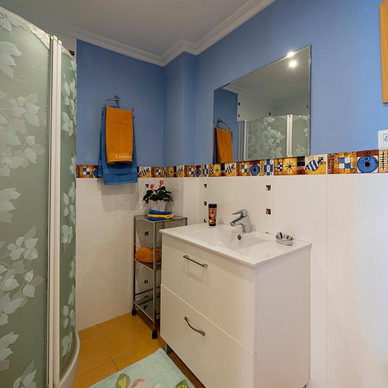 Apartamento amplio en primera linea playa Burriana , terraza grande con vistas al mar - Apartamento de 2 dormitorios - 8
