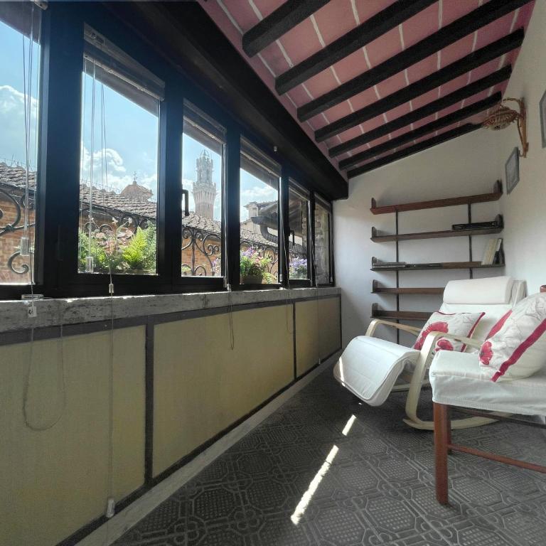 La Loggia near Piazza del Campo - Two-Bedroom Apartment - 14