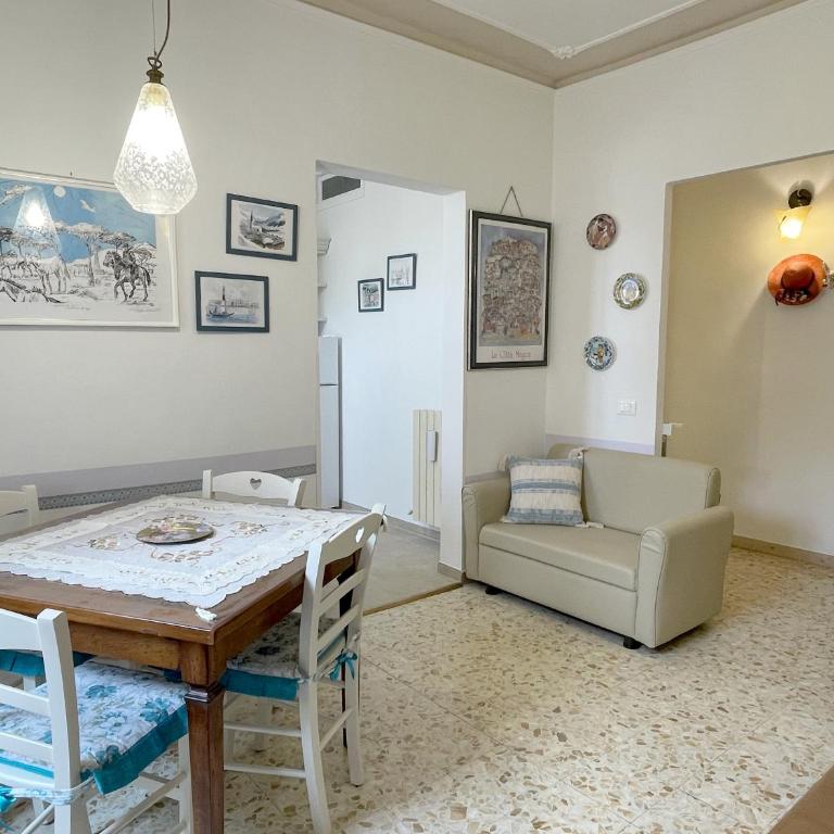 La Loggia near Piazza del Campo - Two-Bedroom Apartment - 28