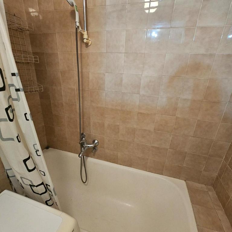 Apartment in Quiet Neighborhood - Apartman sa 1 Spavaćom Sobom - 6