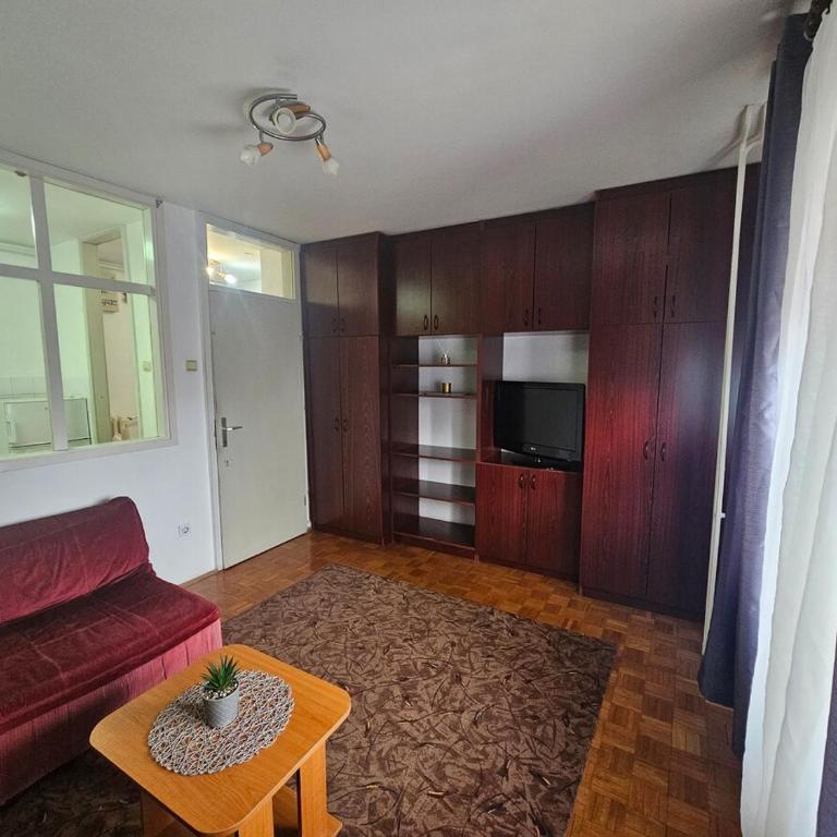 Apartment in Quiet Neighborhood - Apartman sa 1 Spavaćom Sobom - 7