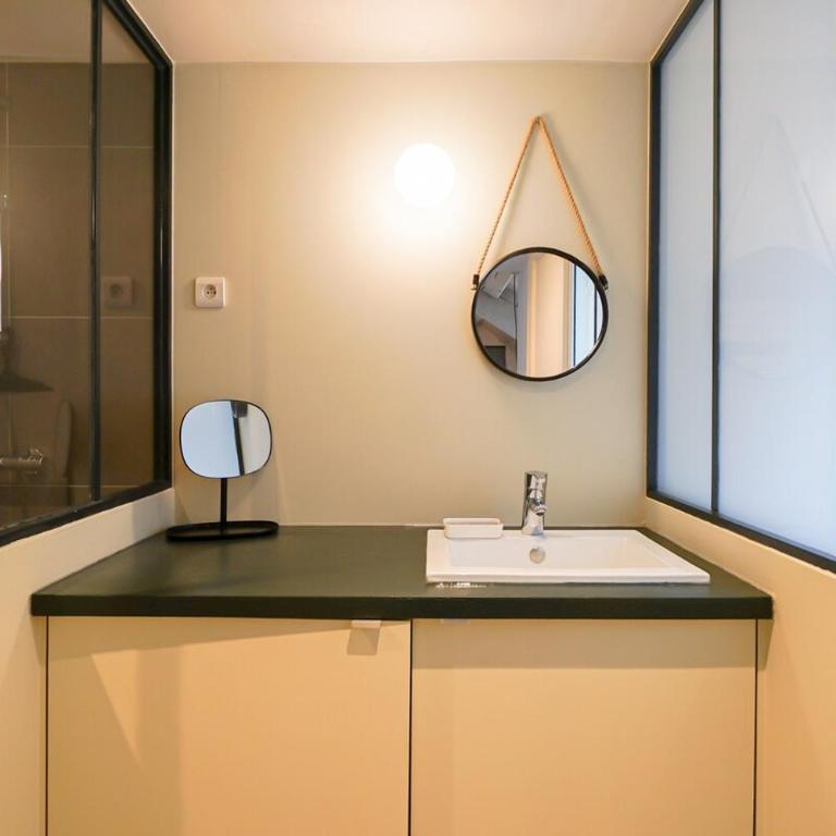 Grand appartement cœur du Marais - dernier étage - Two-Bedroom Apartment - 24