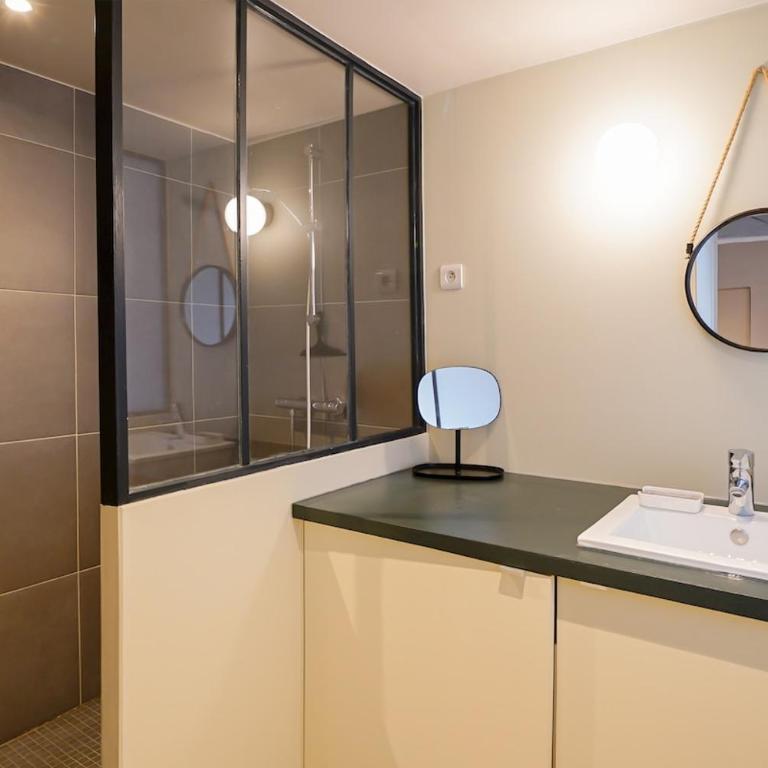 Grand appartement cœur du Marais - dernier étage - Two-Bedroom Apartment - 23