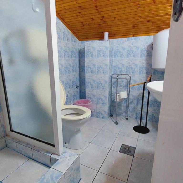 Guesthouse Mixe - Quadruple Room with Balcony - 10