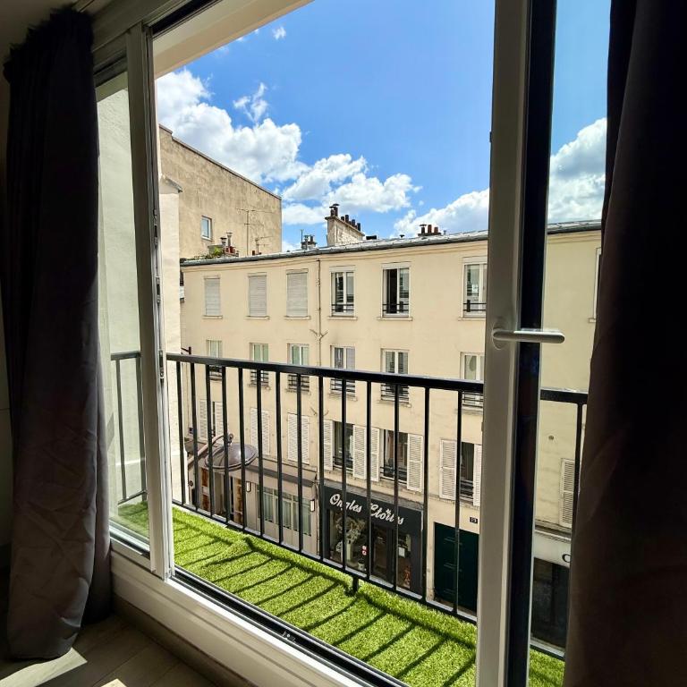 Apartment Like HOME with AC, Arc de Triomphe, Champs Élysées, Tour Eiffel - Studio avec Balcon - 2