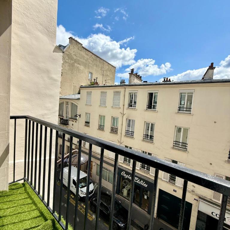 Apartment Like HOME with AC, Arc de Triomphe, Champs Élysées, Tour Eiffel - Studio avec Balcon - 14