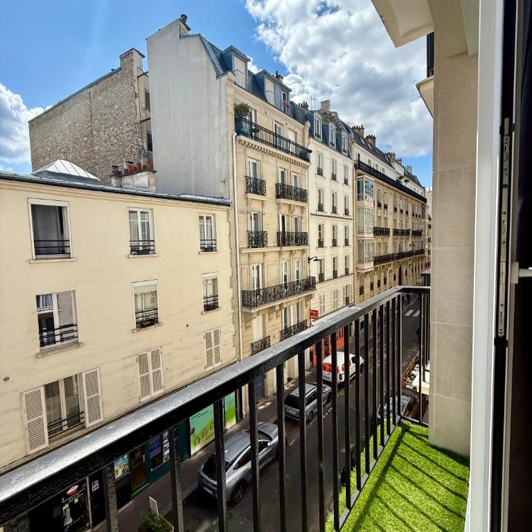 Apartment Like HOME with AC, Arc de Triomphe, Champs Élysées, Tour Eiffel - Studio avec Balcon - 16