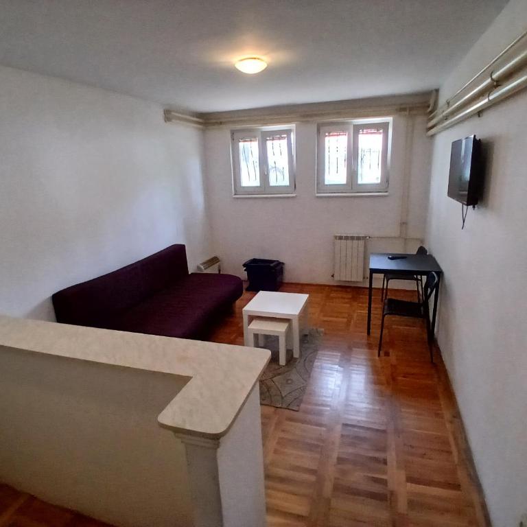17 Oktobar Rakovica - Apartman sa 1 Spavaćom Sobom - 2