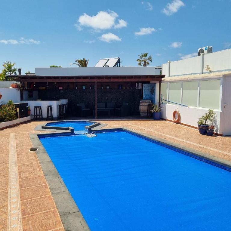 Extremely Private Villa, Heated Pool & Jacuzzi, Pool Wet Bar, Great Views. - Three-Bedroom Villa - 8