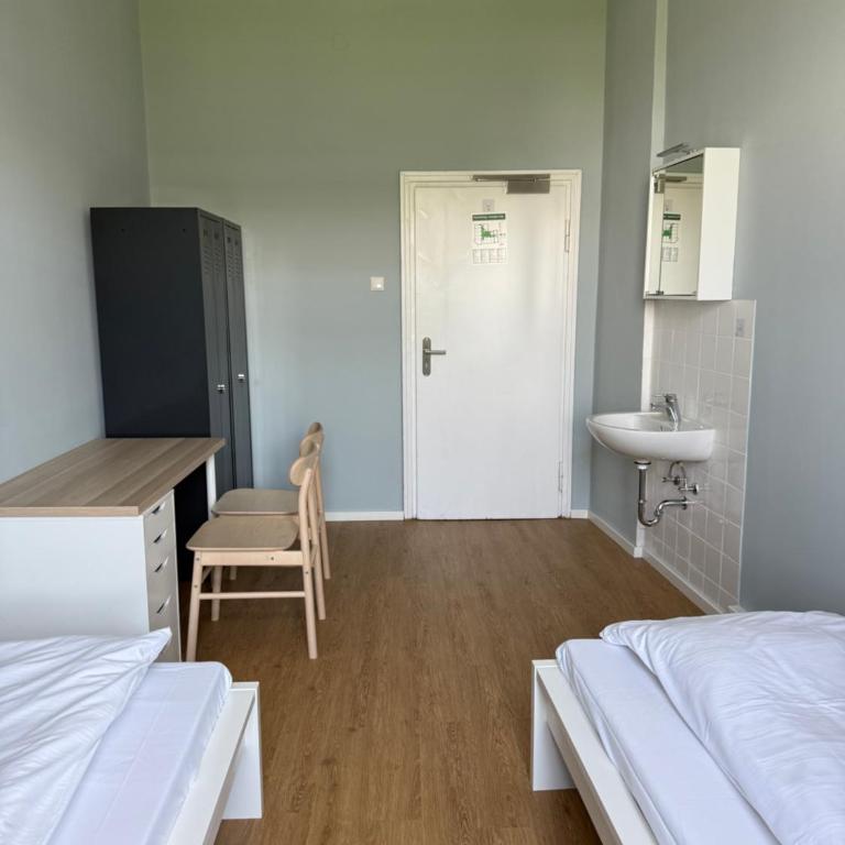 1, 2, sleep Boardinghouse München Hauptbahnhof - Zweibettzimmer mit Gemeinschaftsbad - 2