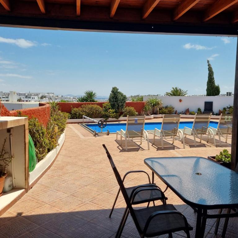 Extremely Private Villa, Heated Pool & Jacuzzi, Pool Wet Bar, Great Views. - Three-Bedroom Villa - 3