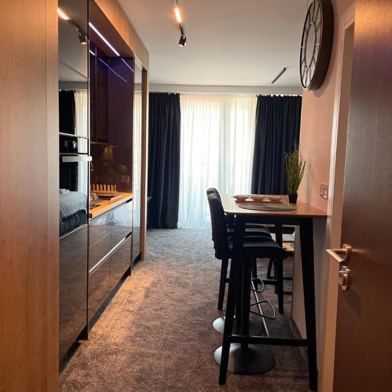 Grey Nest - Luxury Studio Apartment in Planet Residence, Niš - One-Bedroom Apartment - 2