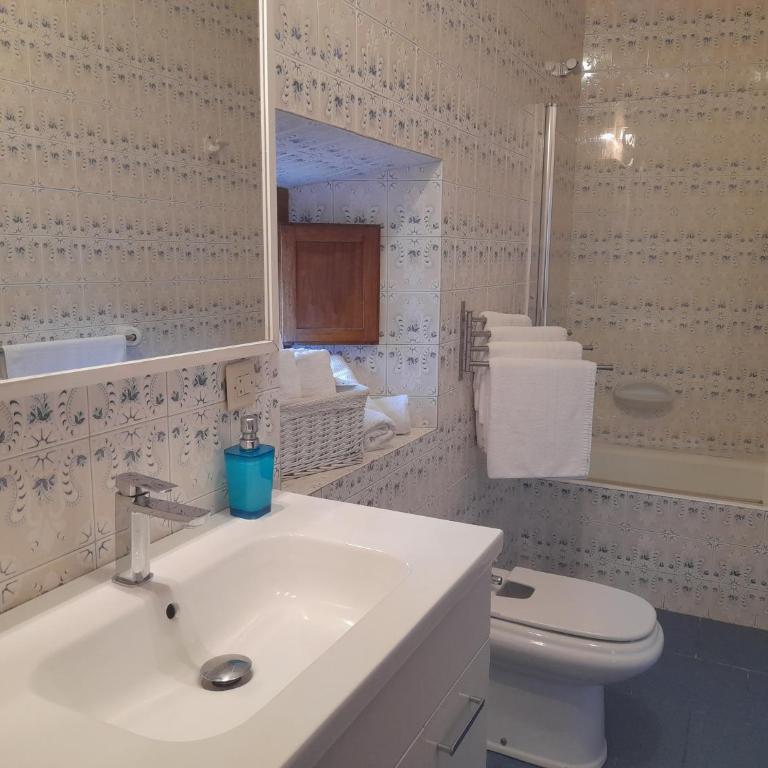 Casa Cotiellu - Five-Bedroom House - 18