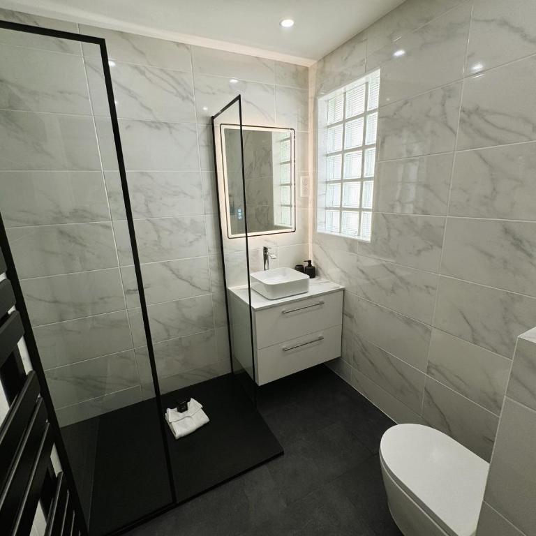 Newly Renovated 2BR Modern - Apartment mit 2 Schlafzimmern - 7
