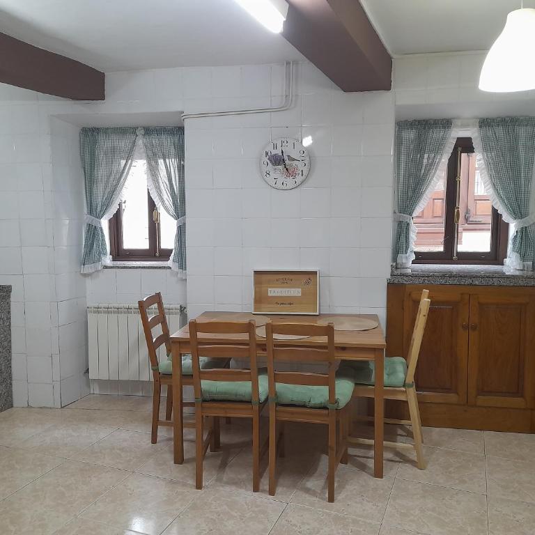 Casa Cotiellu - Five-Bedroom House - 10